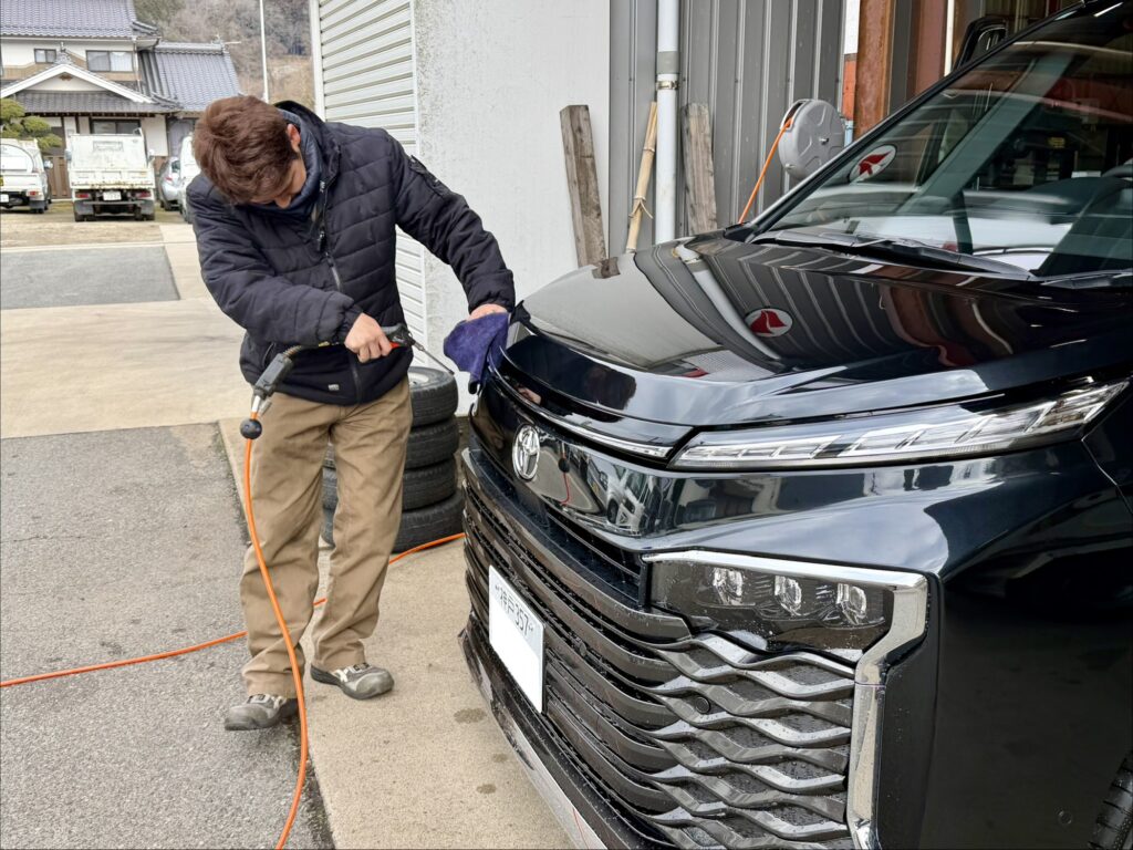 ヴォクシーの納車準備